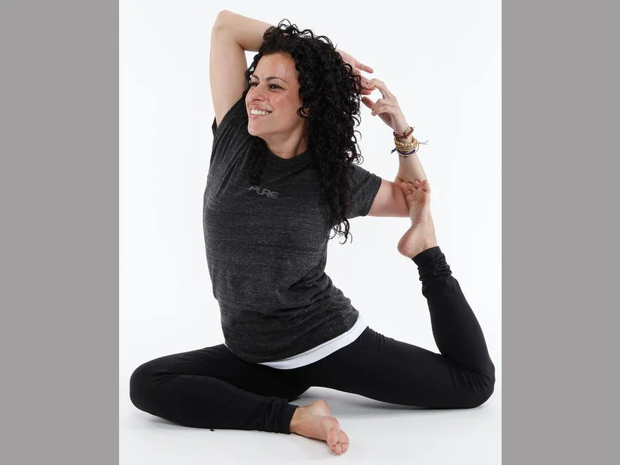 One-Legged King Pigeon (Eka Pada Rajakapotasana) — photograph